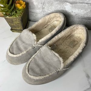 UGG Ansley Slippers size 7 Light Grey Suede A5-42